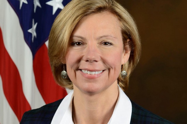 Image of Jennifer L. Mootz, a building and planning assessment chief with the Army Office of Business Transformation, was awarded the 2020 Joint Women’s Leadership Excellence Meritorious Service Award for her service as an Army civilian. (U.S. Army)