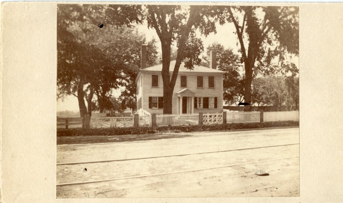 Samuel Whittemore’s House (Arlington Historical Society)