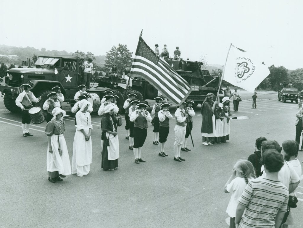 Fife and Drum Team at the Bicentennial (National Archives)