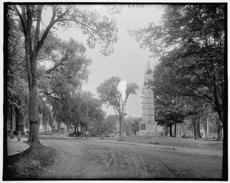 Monument Square, 1900 (Library of Congress)